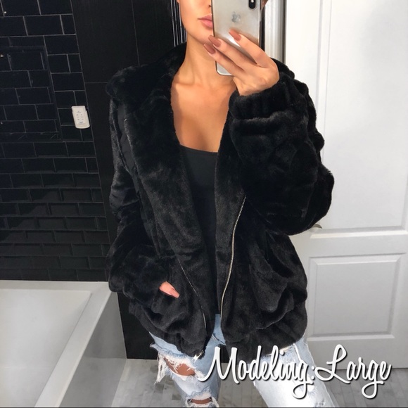 BEAR— in Black - Picture 5 of 8